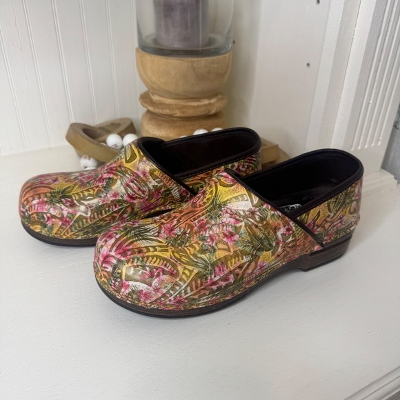 Dansko Shoes - Dansko XP Clogs Womens 41 Tropical Floral Palm Leaf Slip Resistant Professional